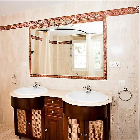R5 Penthouse In Elviria ماربيا