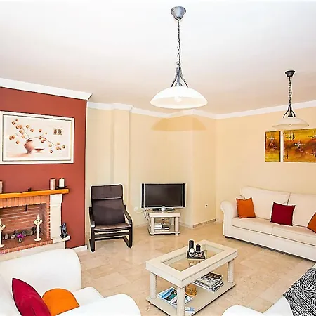 R5 Penthouse In Elviria ماربيا