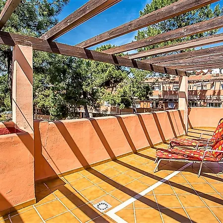 R5 Penthouse In Elviria