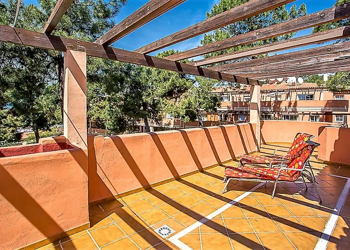 R5 Penthouse In Elviria