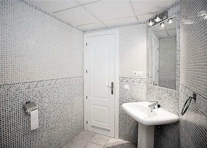 R5 Penthouse In Elviria